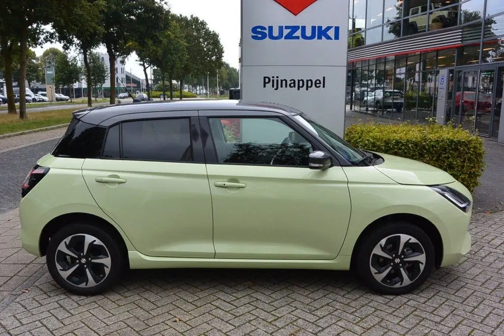 Suzuki Swift 1.2 Style AllGrip (4x4) 5-deurs Two-tone uit 2025, foto 8