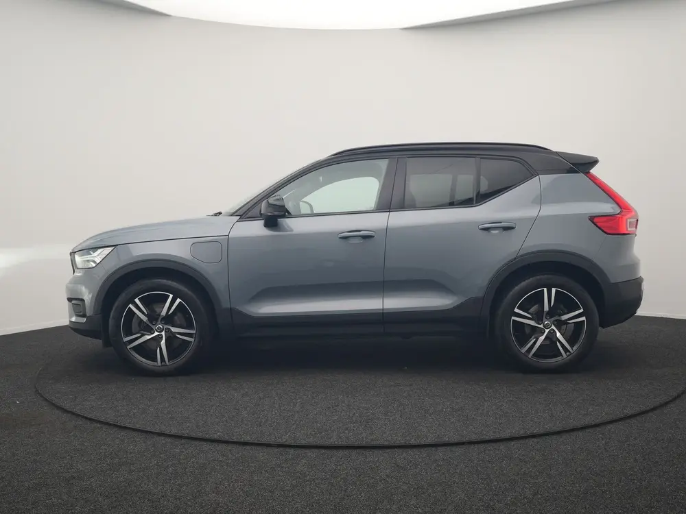 Volvo XC40 1.5 T5 Recharge R-Design PHEV 211pk Dealer uit 2021, foto 2