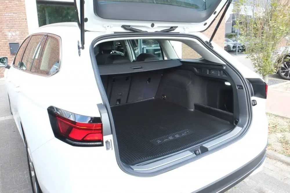 Volkswagen Passat 1.5 eHybrid 204pk Business | SOH 1 uit 2024, foto 10
