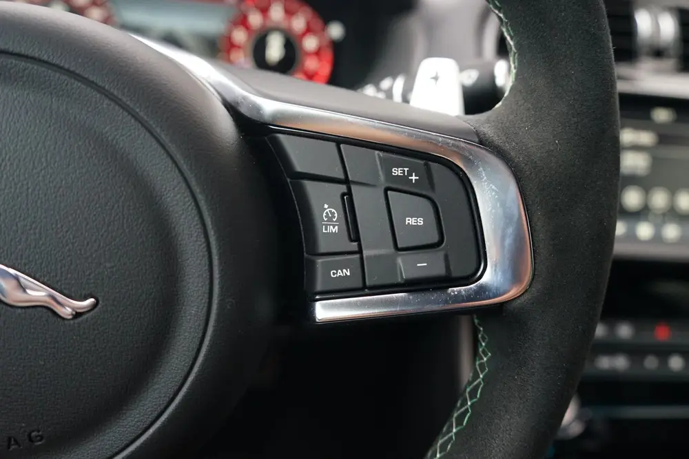 Jaguar XE 5.0 SV Project 8 | 1 of 300 | (bj 2019, automaat) uit 2019, foto 20