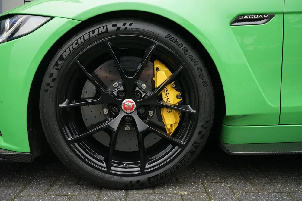 Jaguar XE 5.0 SV Project 8 | 1 of 300 | (bj 2019, automaat) uit 2019, foto 8