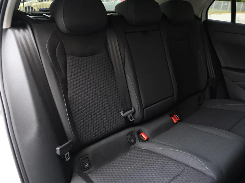 Volkswagen T-Roc Limited Edition 1.5 eTSI 116 PK | Park Assi uit 2026, foto 9