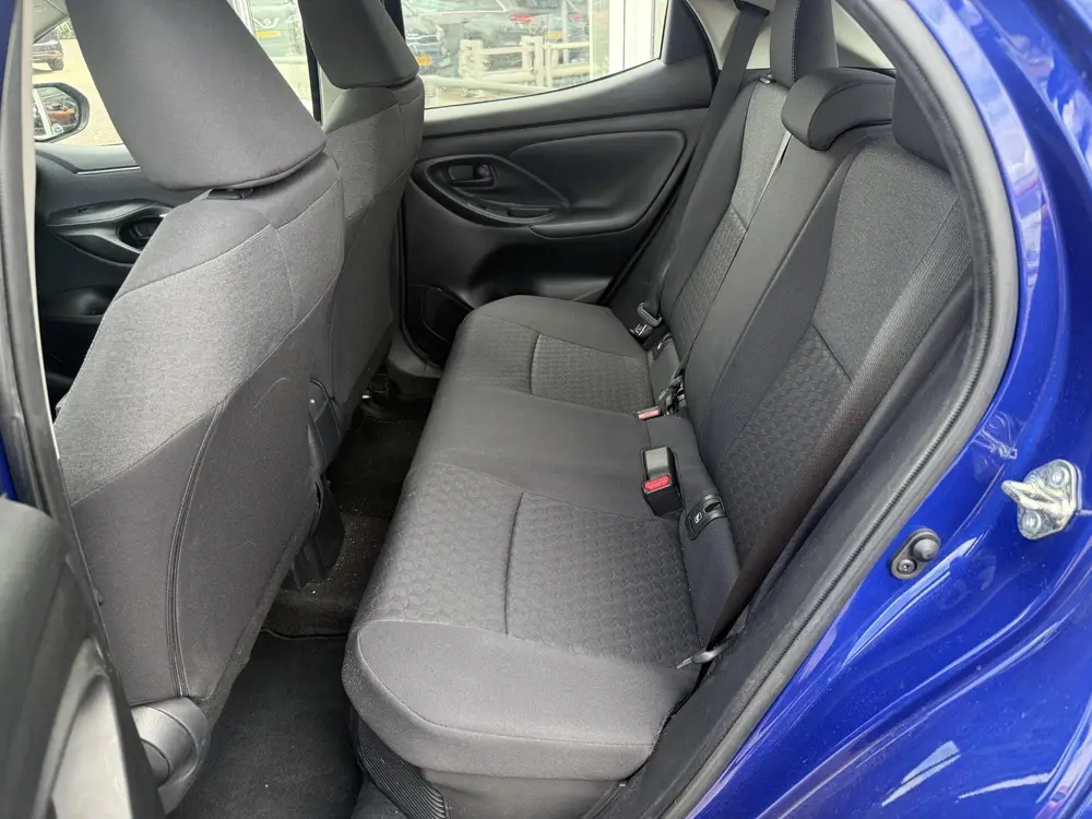 Toyota Yaris 1.5 Hybrid Dynamic Origineel NL auto uit 2024, foto 4