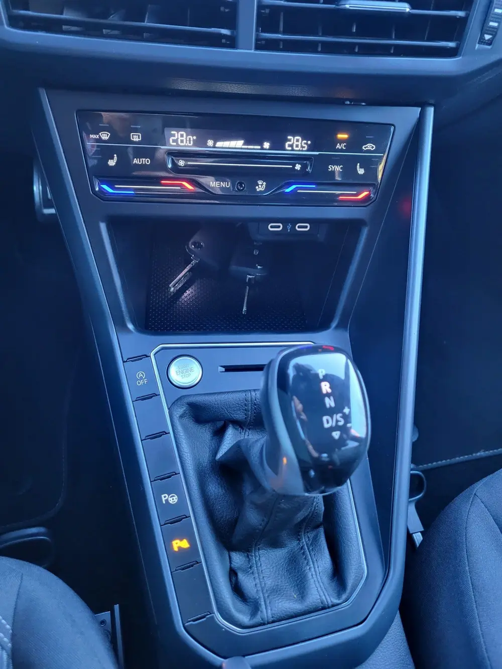 Volkswagen Taigo 1.0 TSI R-Line Edition uit 2024, foto 14