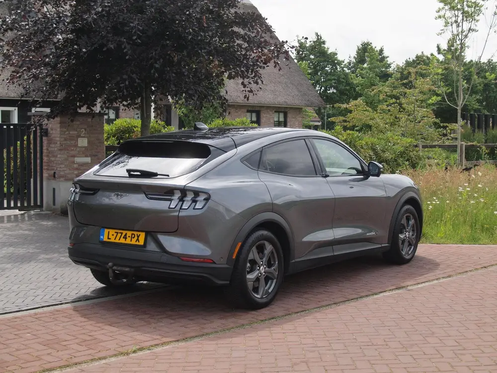 Ford Mustang Mach-E Extended RWD 98 kWh uit 2021, foto 10