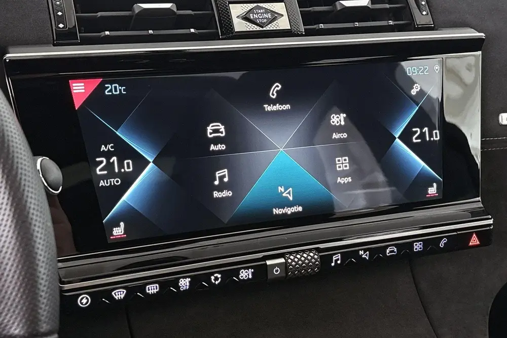 DS Automobiles DS 7 Crossback DS 7 Crossback E-Tense 4x4 Performance Lin uit 2021, foto 15