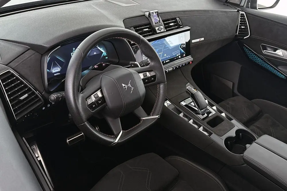 DS Automobiles DS 7 Crossback DS 7 Crossback E-Tense 4x4 Performance Lin uit 2021, foto 5