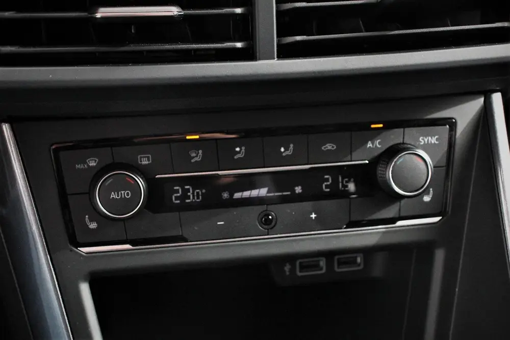 Volkswagen Polo 1.0 TSI 116pk Highline Climate Control Navig uit 2020, foto 19