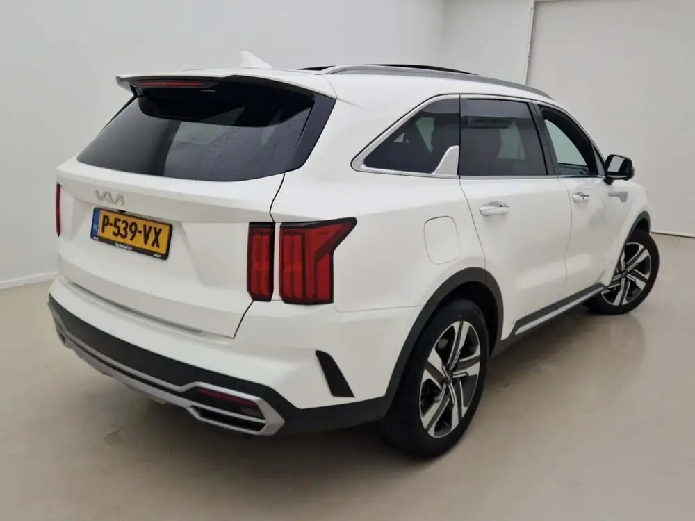 Kia Sorento 1.6 T-GDI Plug-in Hybrid 4WD ExecutiveLine uit 2022, foto 2