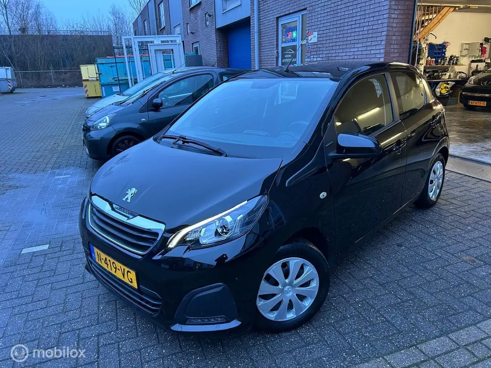 Peugeot 108 1.0 e-VTi Active uit 2022, foto 3