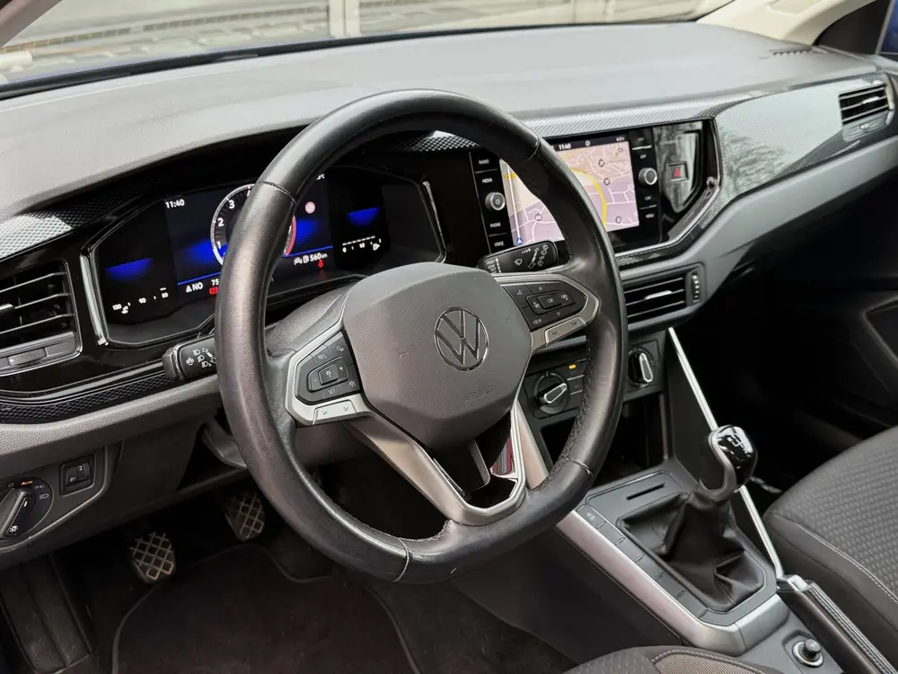 Volkswagen Polo 1.0 TSI LIFE *!* NAVIGATIE/ CARPLAY/ RADAR/ uit 2022, foto 2