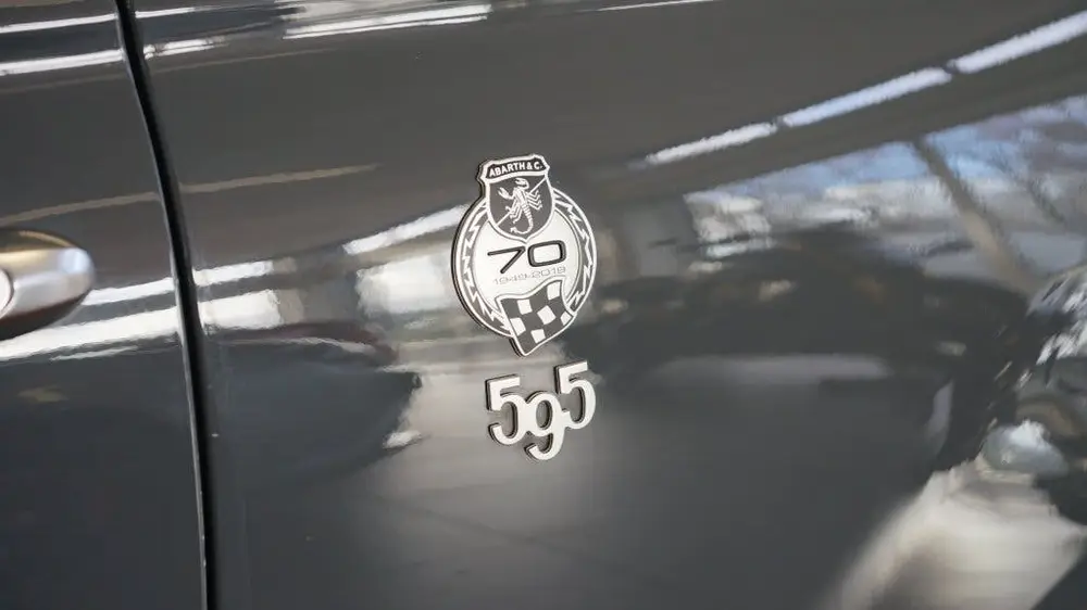 Abarth 500 1.4 T-Jet Abarth 595 | 180 PK | OZ wielen | Sport uit 2019, foto 4