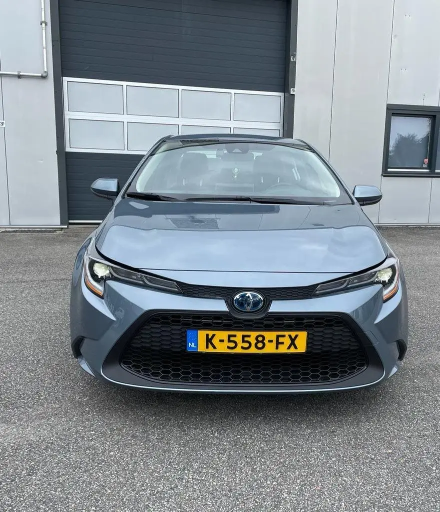 Toyota Corolla 1.8 Hybrid Business Intro / Camera / Leer / C uit 2019, foto 3