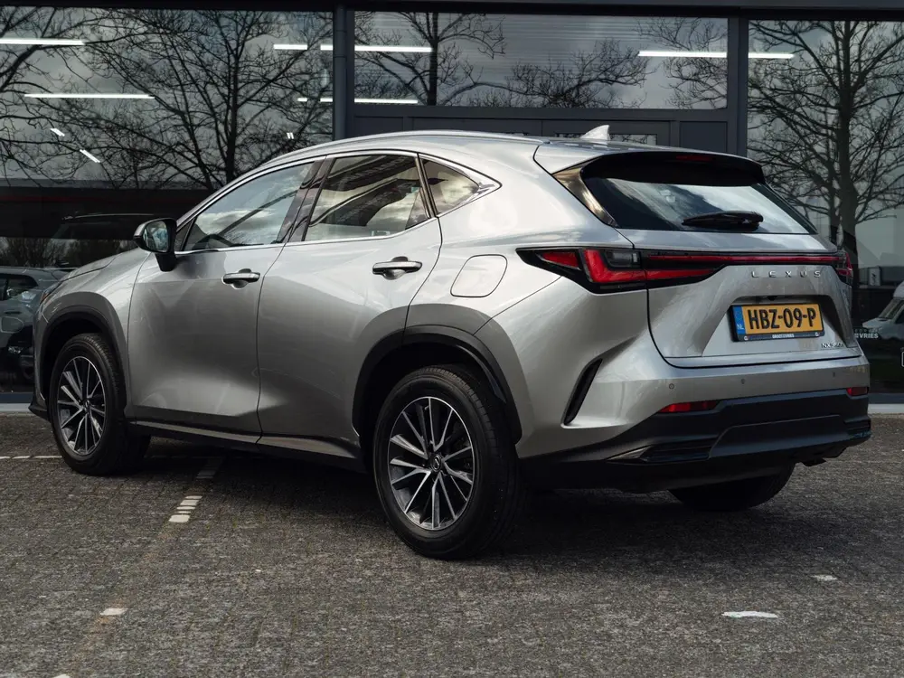 Lexus NX 350h AWD Launch Edition uit 2023, foto 10