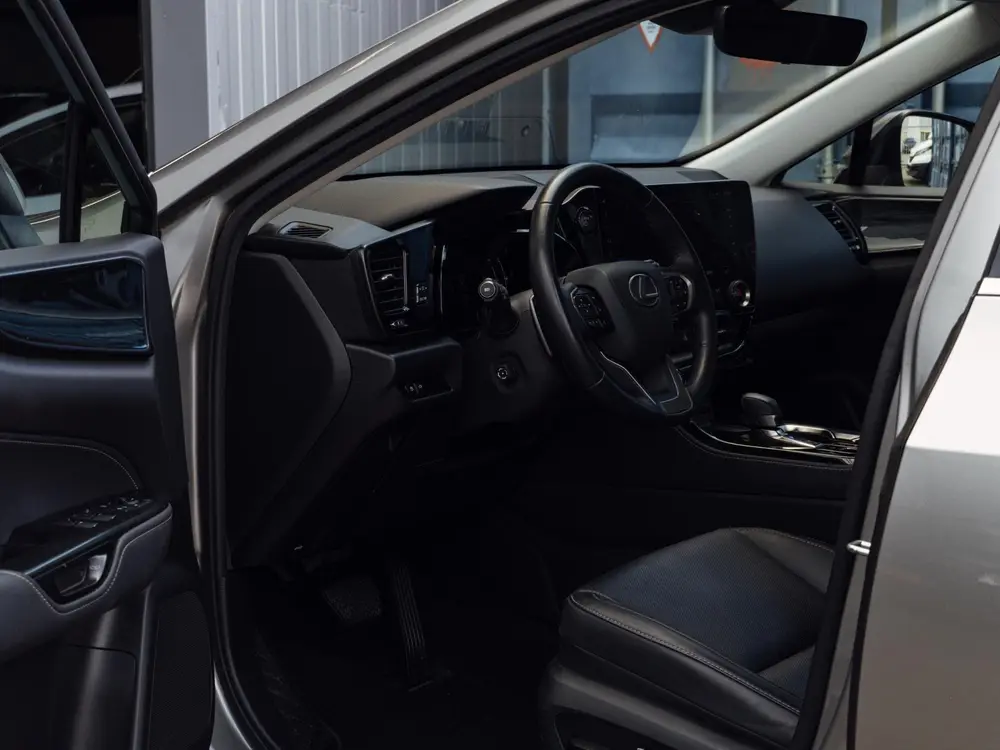 Lexus NX 350h AWD Launch Edition uit 2023, foto 14