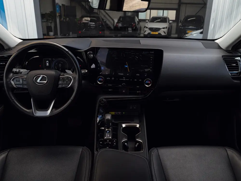 Lexus NX 350h AWD Launch Edition uit 2023, foto 2