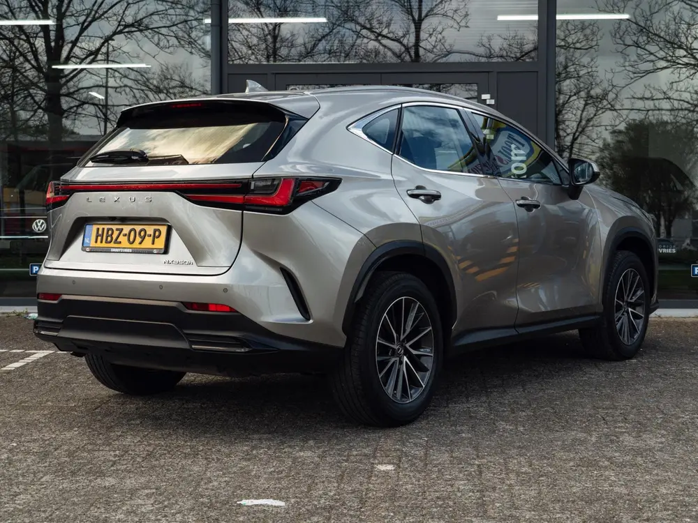 Lexus NX 350h AWD Launch Edition uit 2023, foto 9