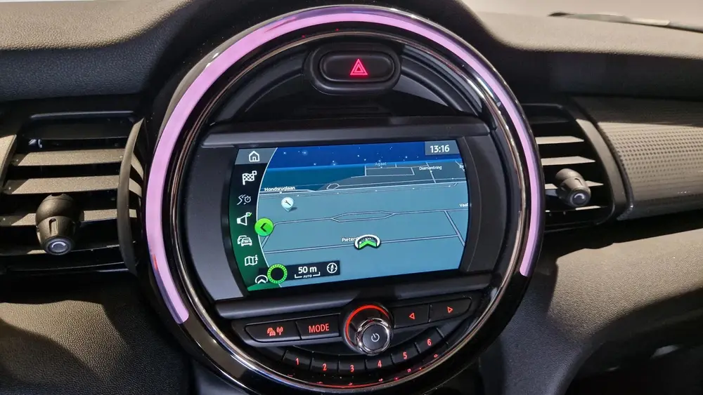 Mini Cabrio 1.5 Cooper uit 2021, foto 10