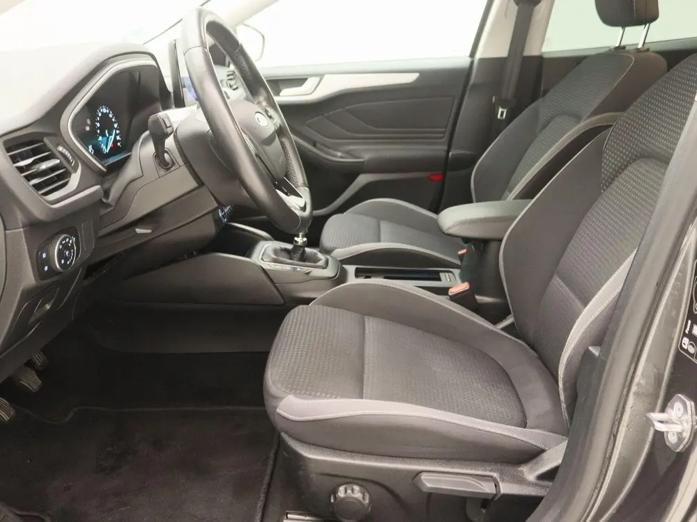 Ford Focus 1.0 EcoBoost Titanium Business uit 2019, foto 13