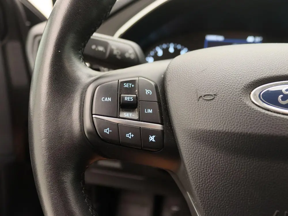 Ford Focus 1.0 EcoBoost Titanium Business uit 2019, foto 19