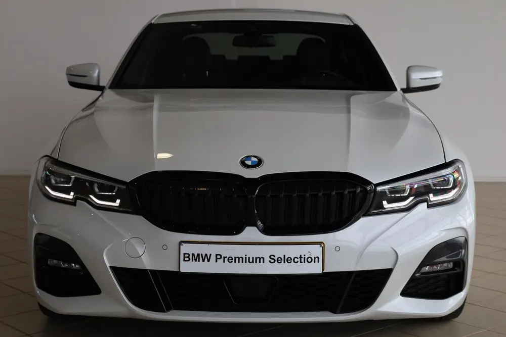 BMW 3-serie Sedan 330e uit 2021, foto 4