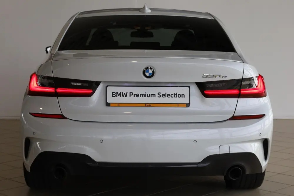 BMW 3-serie Sedan 330e uit 2021, foto 5