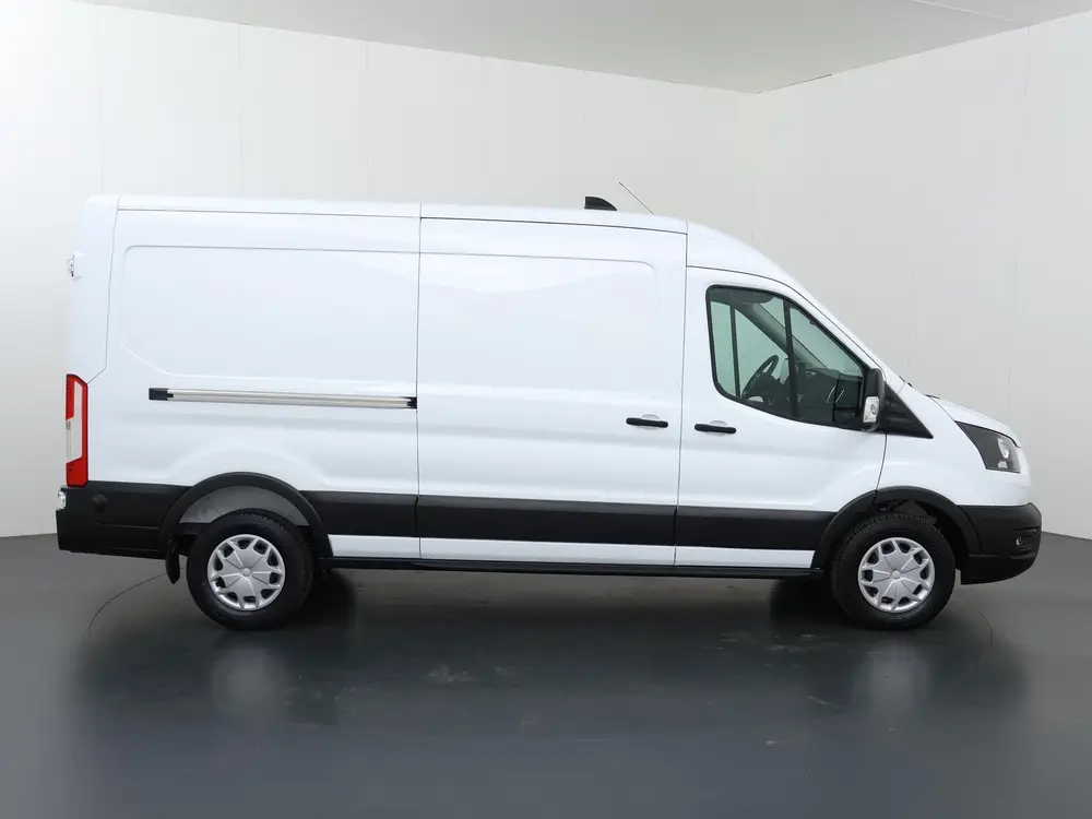 Ford Transit 350 uit 2024, foto 6