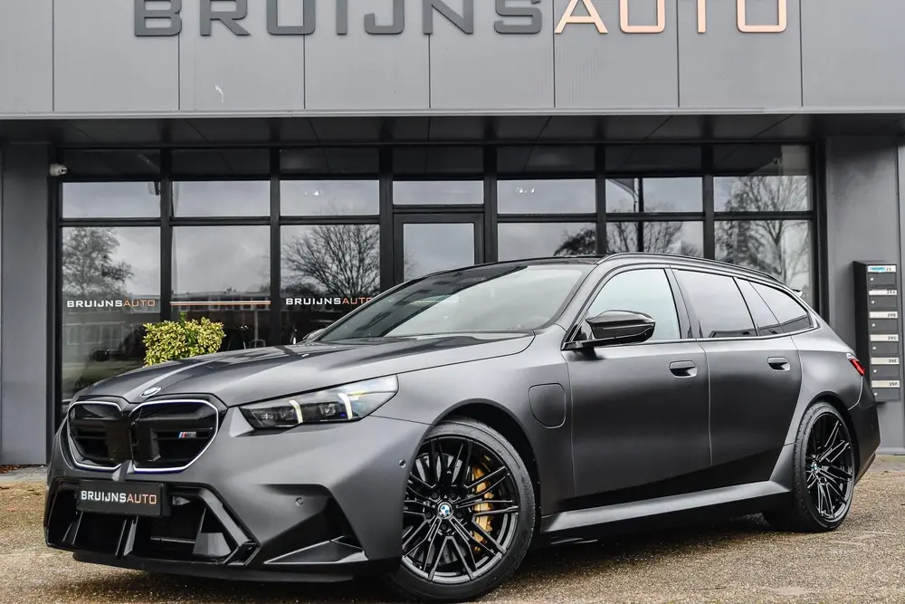 BMW M5 M5 Individual lak uit 2025