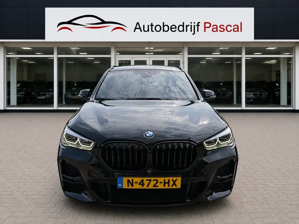 BMW X1 SDrive18i M High Executive uit 2021, foto 2