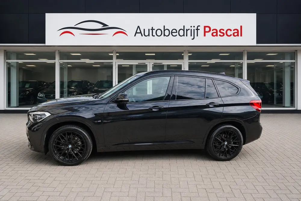 BMW X1 SDrive18i M High Executive uit 2021, foto 3