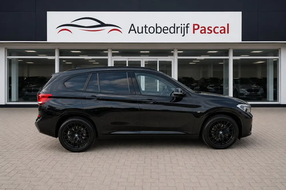 BMW X1 SDrive18i M High Executive uit 2021, foto 8