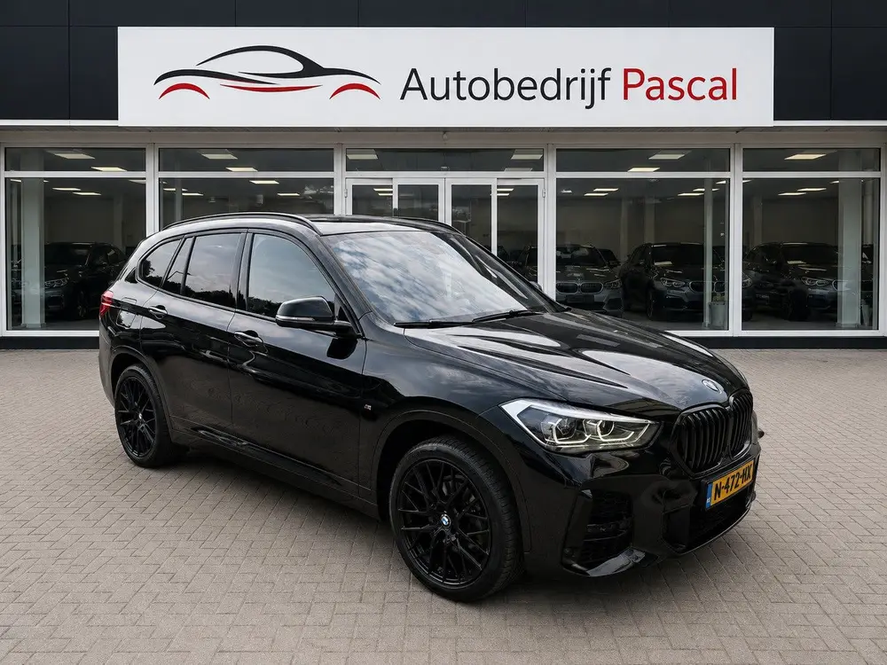 BMW X1 SDrive18i M High Executive uit 2021, foto 9