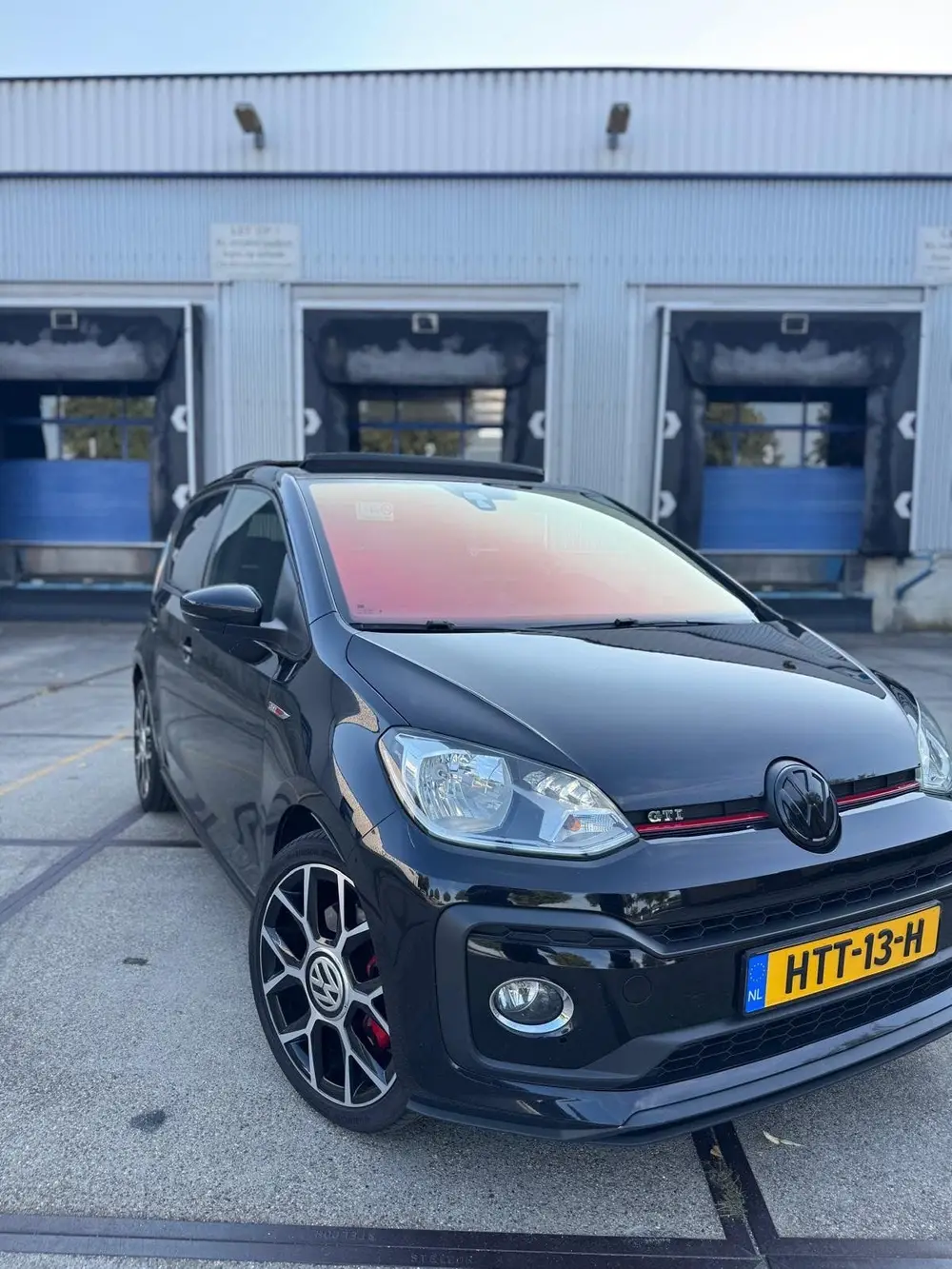 Volkswagen Up! 1.0 GTI 116PK 5D 2019 Zwart uit 2019, foto 3