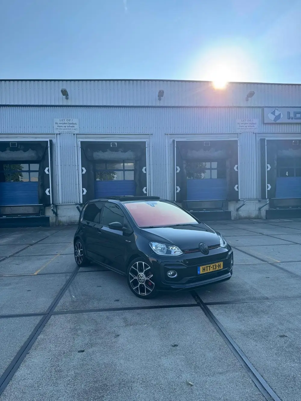 Volkswagen Up! 1.0 GTI 116PK 5D 2019 Zwart uit 2019, foto 4