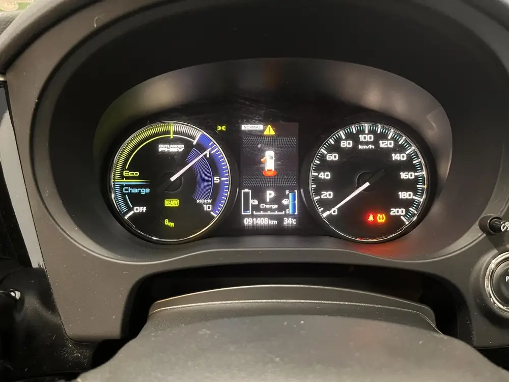 Mitsubishi Outlander 2.4 PHEV Intense+ Automaat uit 2020, foto 12