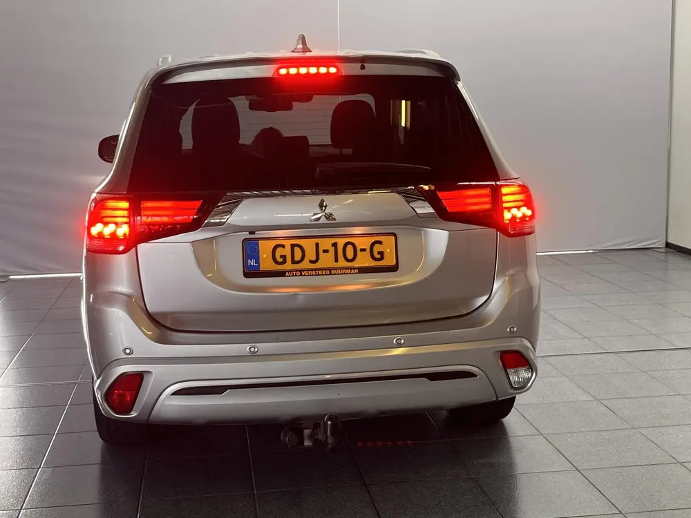 Mitsubishi Outlander 2.4 PHEV Intense+ Automaat uit 2020, foto 7