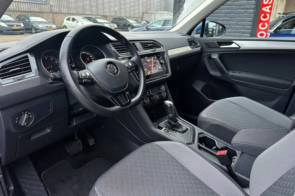 Volkswagen Tiguan 1.5 TSI ACT Highl. (bj 2019, automaat) uit 2019, foto 11