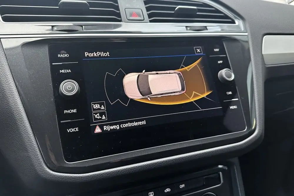 Volkswagen Tiguan 1.5 TSI ACT Highl. (bj 2019, automaat) uit 2019, foto 20