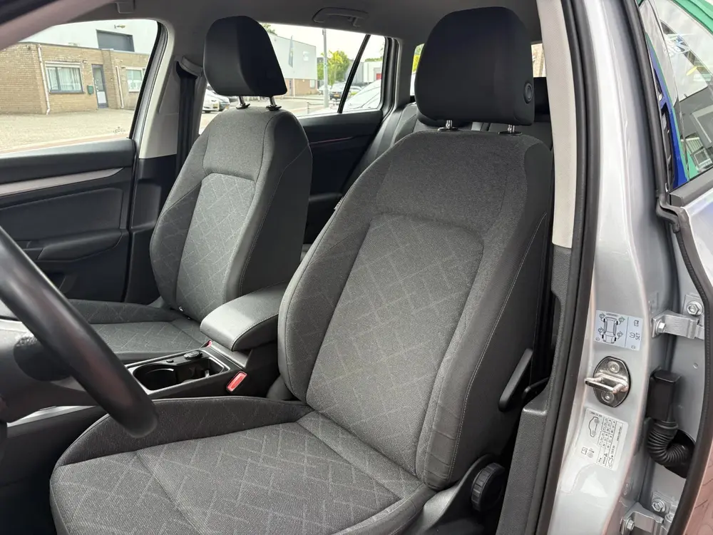 Volkswagen Golf Variant 1.0 TSI Life uit 2022, foto 13