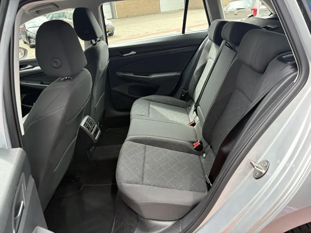Volkswagen Golf Variant 1.0 TSI Life uit 2022, foto 19