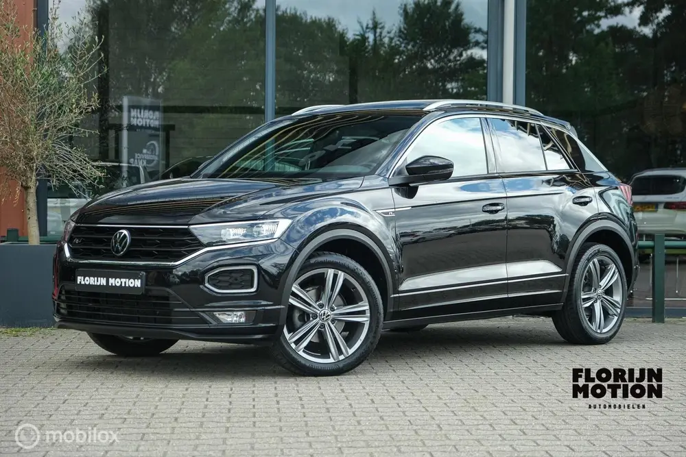 Volkswagen T-Roc 1.5 TSI Sport R-Line | LED | Pano | Stoelve uit 2021
