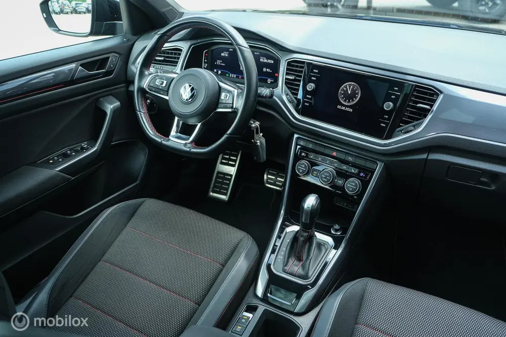 Volkswagen T-Roc 1.5 TSI Sport R-Line | LED | Pano | Stoelve uit 2021, foto 11