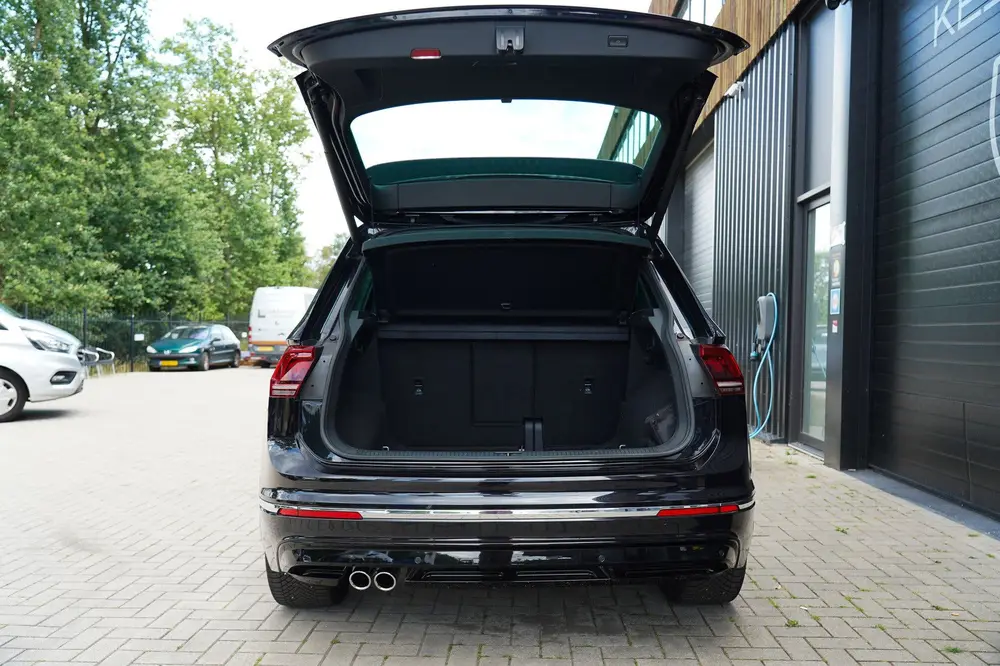 Volkswagen Tiguan 1.5 TSI ACT R LINE HIGH BUSINESS NEDERLAND uit 2020, foto 20