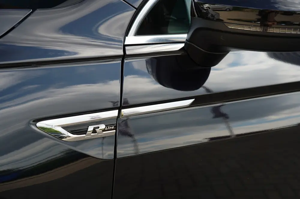 Volkswagen Tiguan 1.5 TSI ACT R LINE HIGH BUSINESS NEDERLAND uit 2020, foto 8