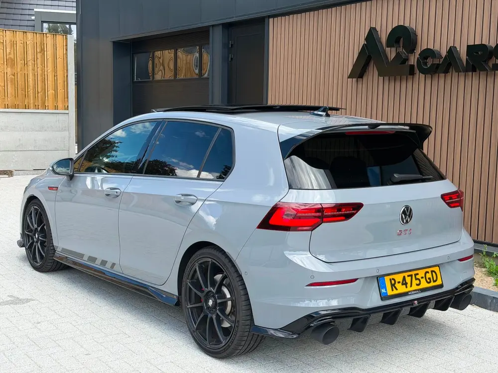 Volkswagen Golf 2.0 TSI GTI CLUBSPORT MILLTEK MAXTON PANO uit 2021, foto 18