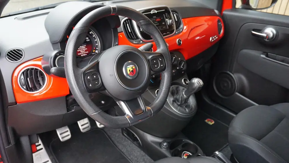 Abarth 595 1.4 T-Jet 145pk Virtual Cockpit 16inch LM *Magnet uit 2019, foto 9