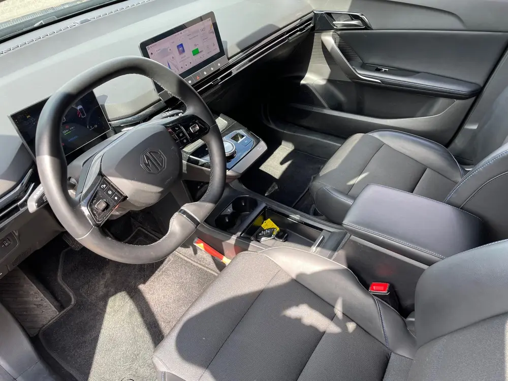 MG MG4 Luxury 64 kWh ORG NL DEALEROND 1E EIG SOH9 uit 2023, foto 10