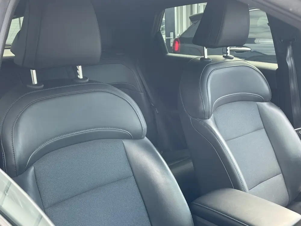 MG MG4 Luxury 64 kWh ORG NL DEALEROND 1E EIG SOH9 uit 2023, foto 11
