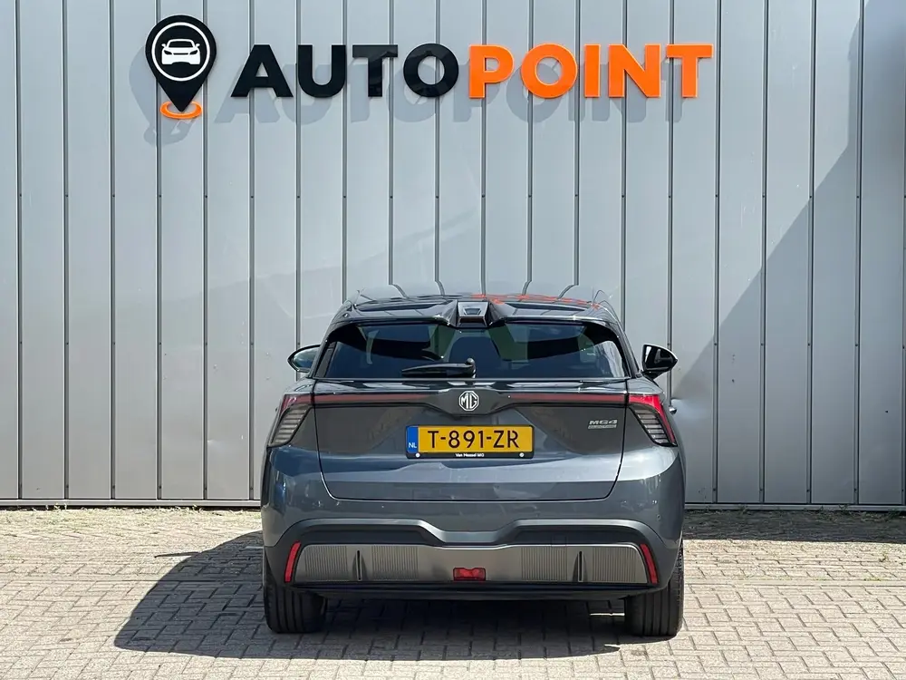 MG MG4 Luxury 64 kWh ORG NL DEALEROND 1E EIG SOH9 uit 2023, foto 4