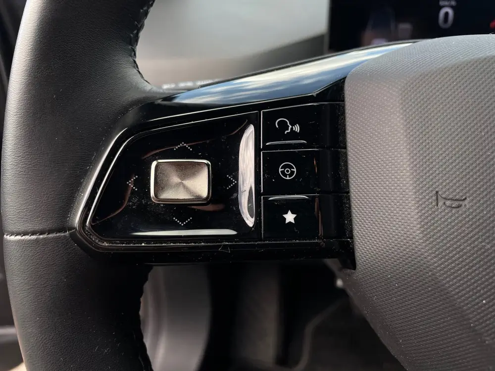 MG MG4 Luxury 64 kWh ORG NL DEALEROND 1E EIG SOH9 uit 2023, foto 6